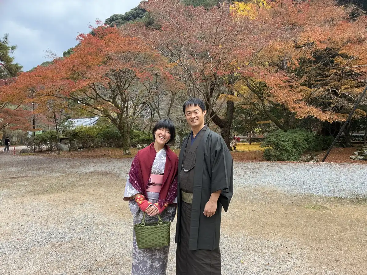 夫婦で着物を楽しむ写真